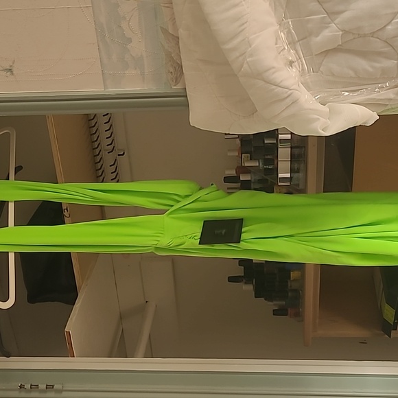 Norma kamali halter drape side gown lime green size M NWT - Picture 3 of 6